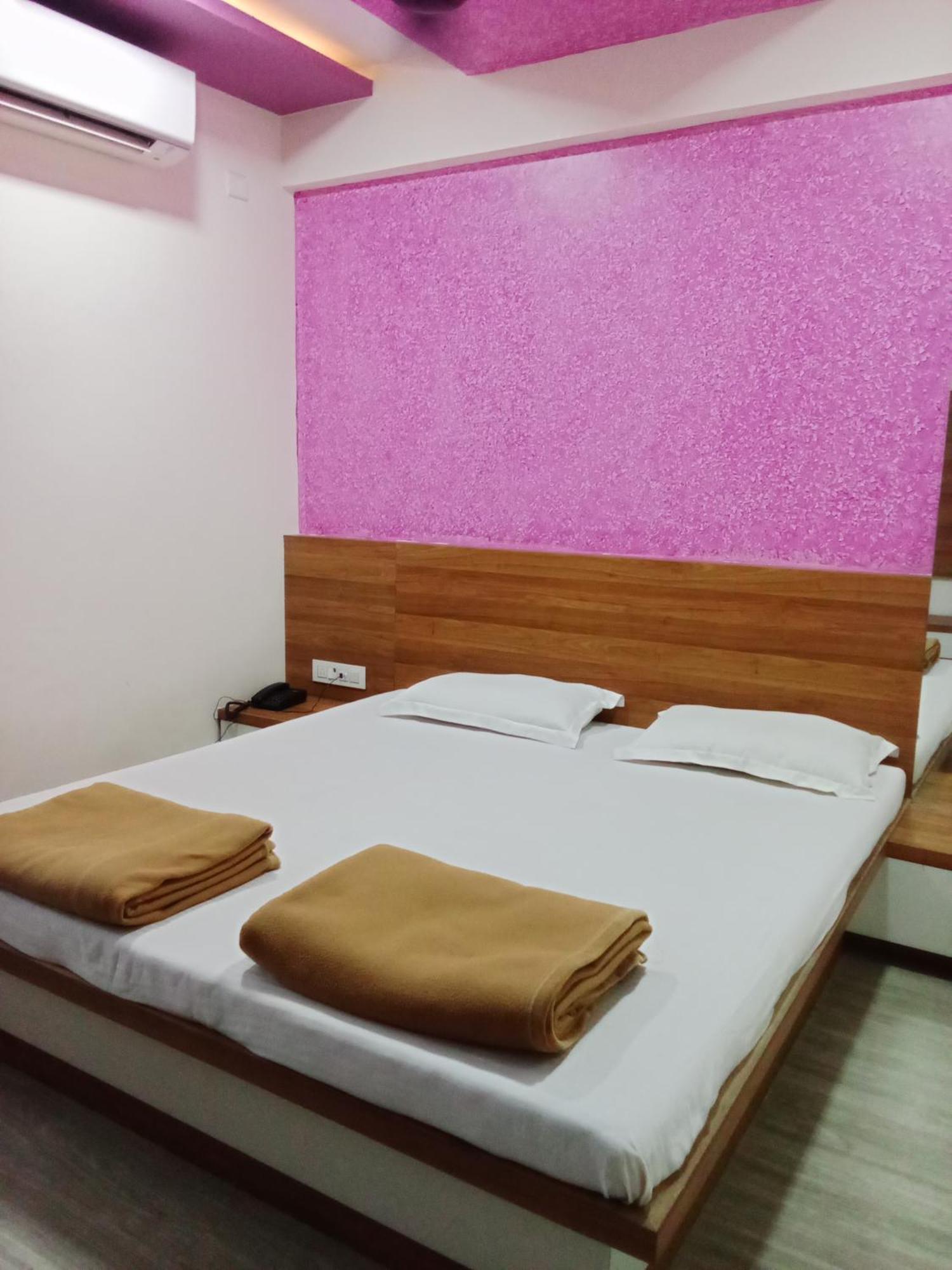 Hotel Shreejay Mahād Zewnętrze zdjęcie